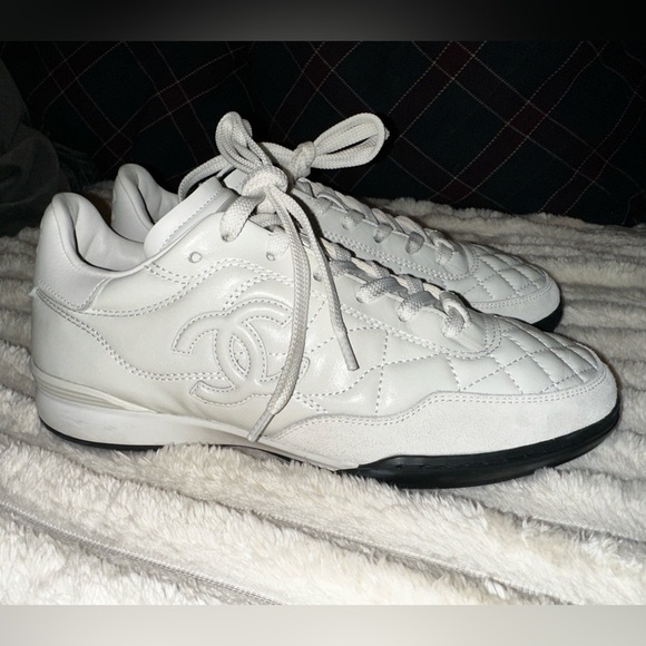 Authentic CHANEL 2024 CC White Calfskin Quilted Lace-Up Sneakers Size 37 - Picture 3 of 12